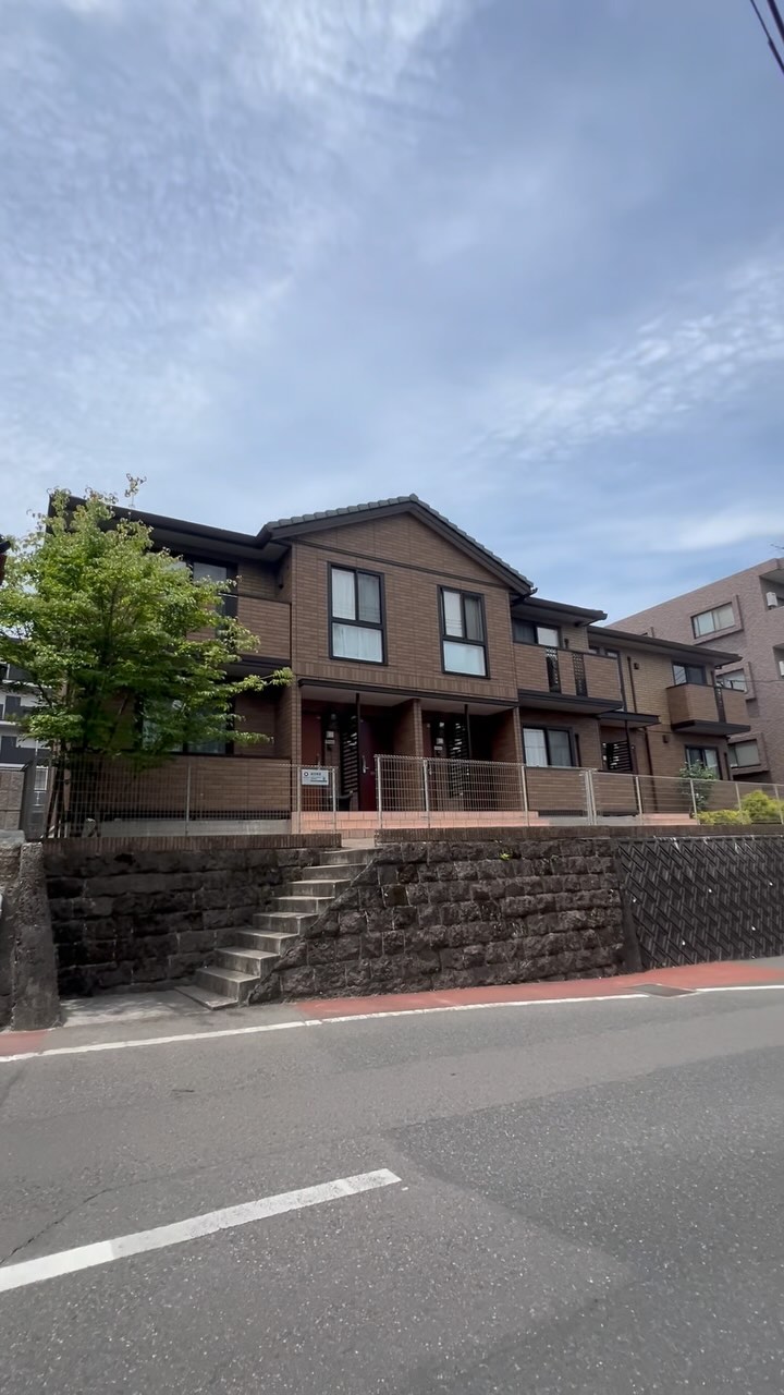 『掲載から一定期間経過したためこちらの投稿からの募集は停止しております。詳細希望の方はDMもしくはLINEにてご連絡ください。』
.
. 

【唐湊】 駐車場有
風通しもよく広々とした空間です

———————————————
間取り　1LDK
———————————————

空室状況やお引っ越しをご検討中の方はプロフィール記載の公式LINEからお問い合わせください！⁣

※お問い合わせのタイミングによっては、募集が終了していることがありますのでご注意ください。

詳細が気になる方はコメントください

#内見くん　 #内見　 #鹿児島　 #鹿児島市　 #鹿児島大学　 #唐湊　 #鹿児島不動産　 #鹿児島賃貸　